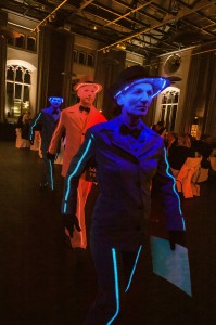 iLLumiSmartie Walking Act | Messe-Blickfang | Living Dolls und Pantomime für Events & Veranstaltungen | Caracho Event-Theater aus Köln
