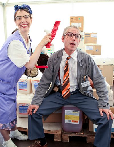 CARACHO Event-Theater Walk Acts Unterhaltungskünstler Eventkünstler Walking Act Messe