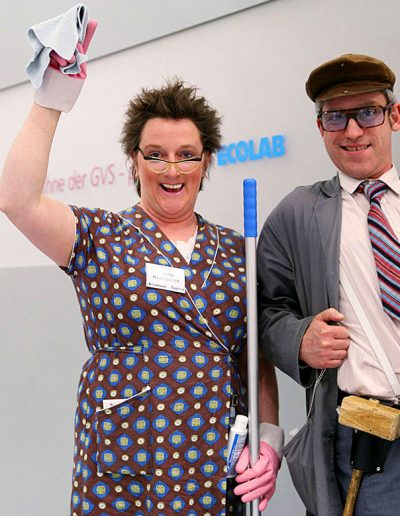 CARACHO Event-Theater Walk Acts Unterhaltungskünstler Eventkünstler Walking Act Messe