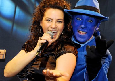 Walk Act Smarties Eventkünstler auf einem Konzert