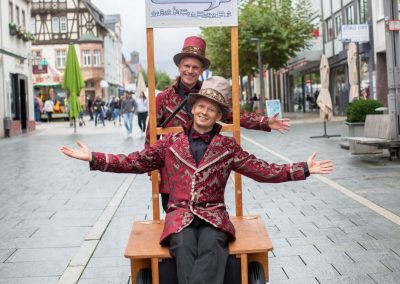 Walkact mit improvisierten Geschichten für Festivals, Weihnachtsmärkte, Stadtfeste