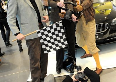 Interaktive Eventfotografie mit Show und Unterhaltungsfotografie in einem Autohaus